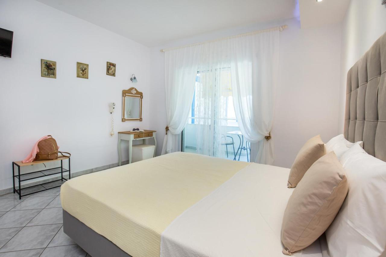 Studios Suzanna Potos Luaran gambar